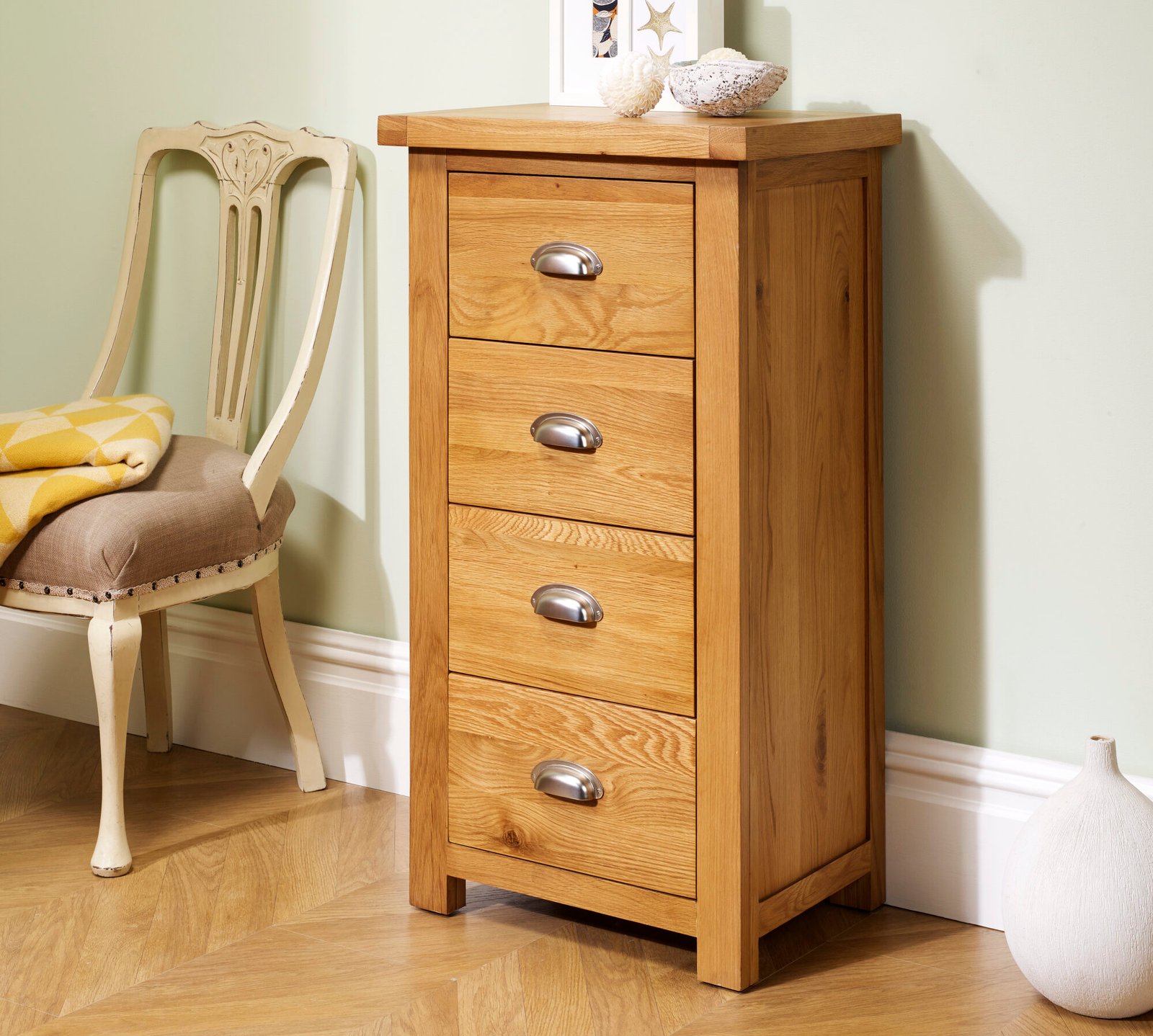 WOB4NCHOAK.1.jpg Woburn 4 Drawer Narrow Chest - Image 1