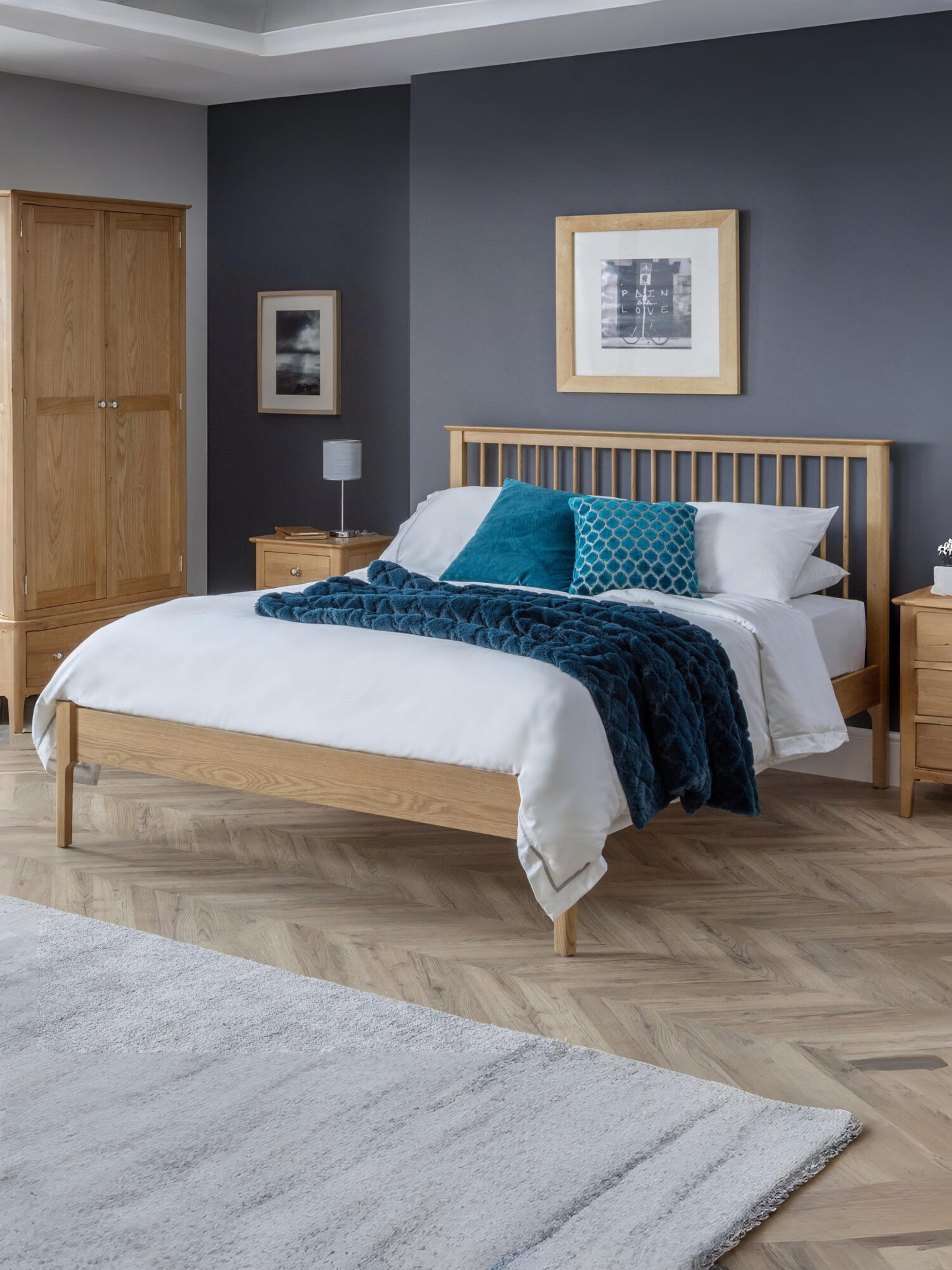 COT105_1-4 Cotswold Bed - Image 1