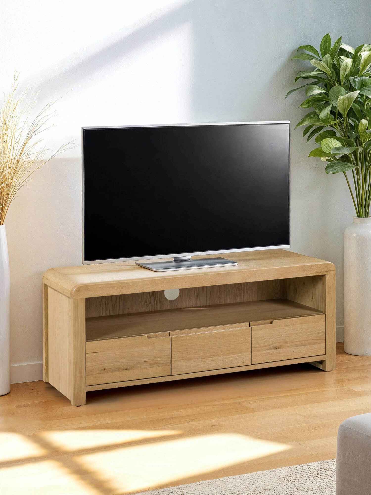 CUR306_1 Curve TV Unit up to 40 inch – Oak