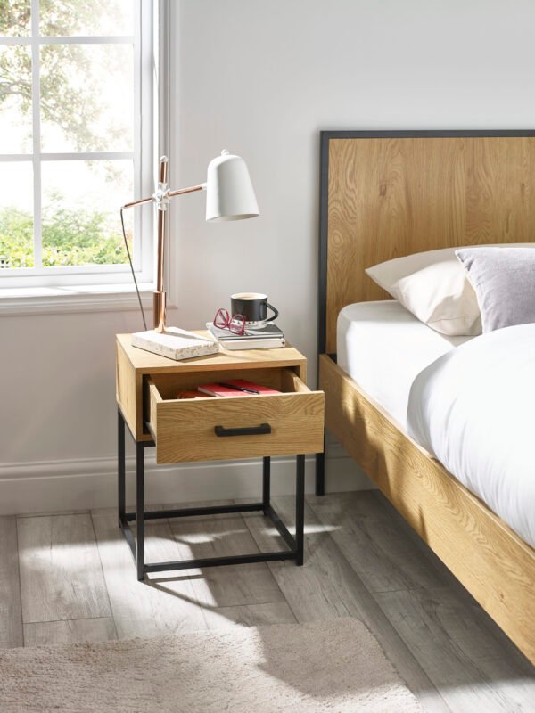 Harlow Light Oak Effect 1 Drawer Bedside Table - Image 2