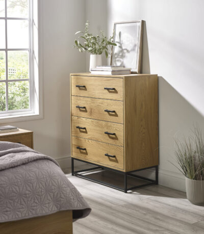 Harlow Light Oak Effect 4 Drawer Chest