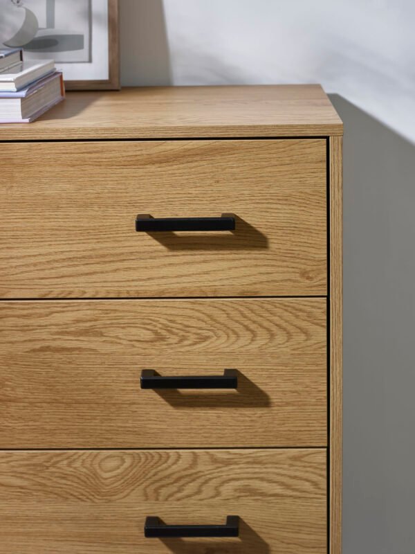 Harlow Light Oak Effect 4 Drawer Chest - Image 7