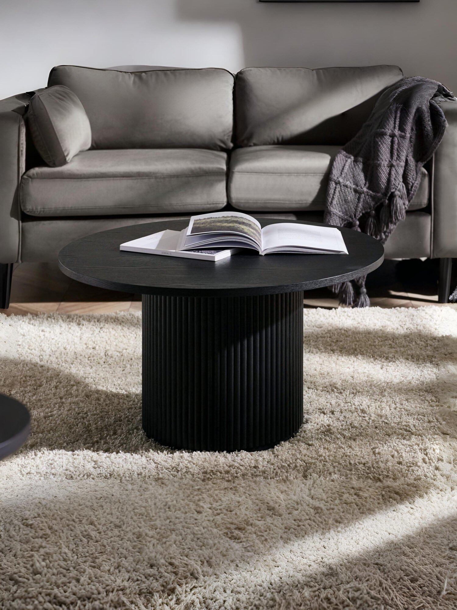 LOU006_1 Louis Fluted Round Coffee Table – Black