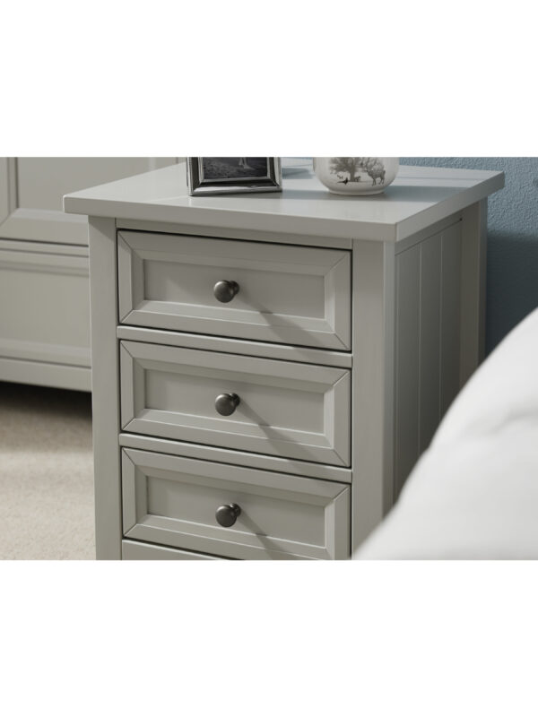 Maine 3 Drawer Bedside Table - Image 3