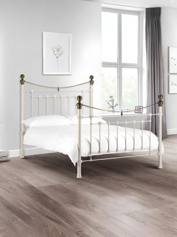 Victoria Metal Bed