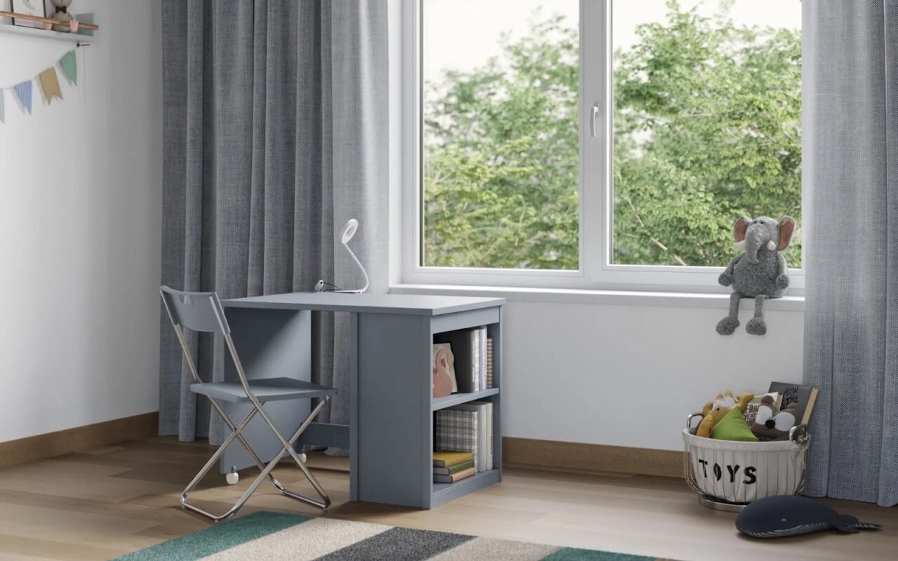 Charlie Desk