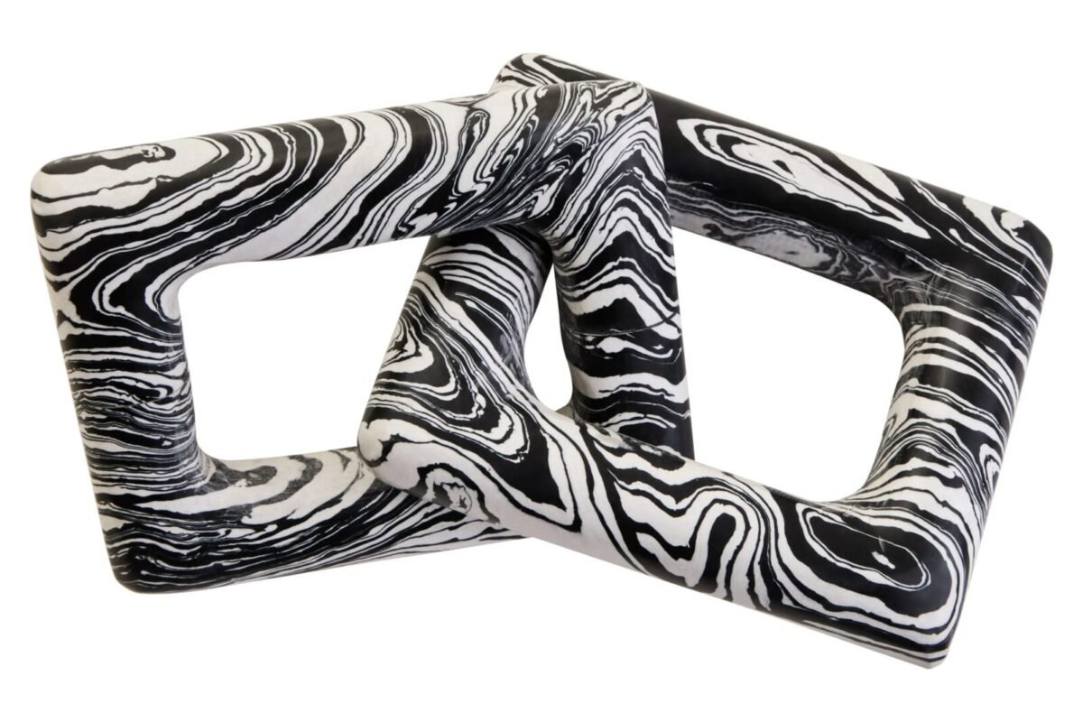 Rona Black and White Marble Two Link Chain Decor
