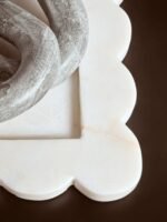 Shuna Grey Marble Three Link Chain Decor