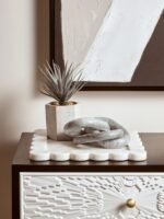 Shuna Grey Marble Three Link Chain Decor