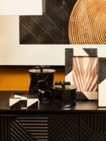 Taransay Set of 4 Black and White Coasters with Holder