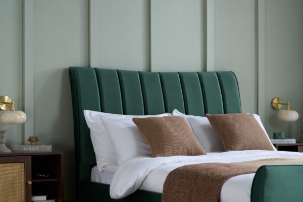 Clover Bed - Image 4