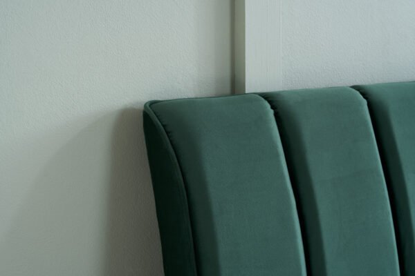 Clover Bed - Image 6